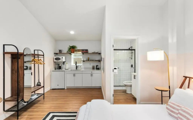 2 Bedrooms Apartment