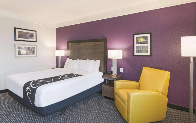 Standard Double room with pool view