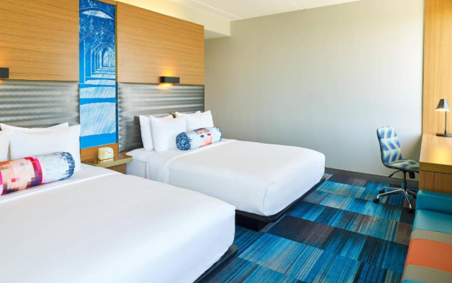 Aloft Quadruple room