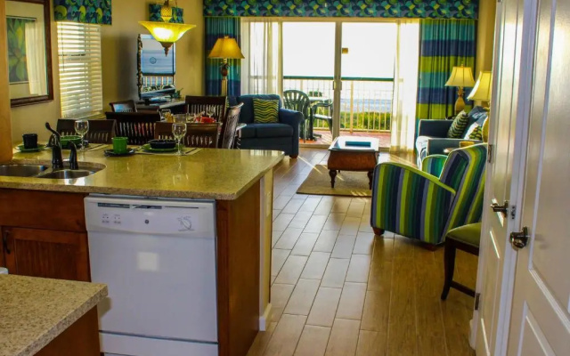 2 Bedrooms Suite oceanfront