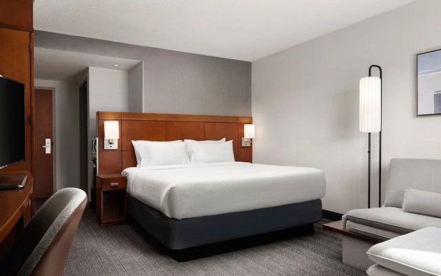 Standard Double room with city view
