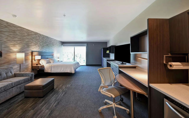 Premium Double Suite with lake view