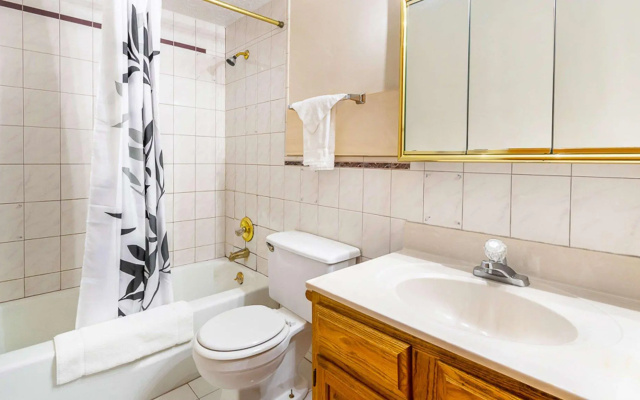2 Bedrooms Sextuple Suite