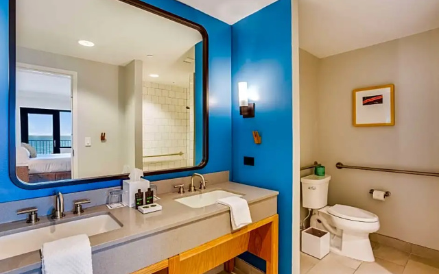 2 Bedrooms Standard Double room with bay view