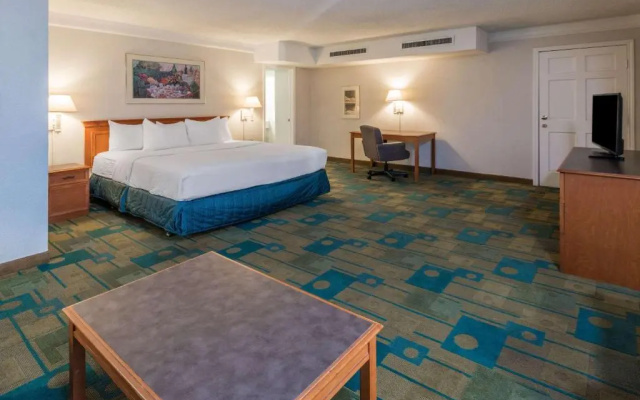 Deluxe Family Suite