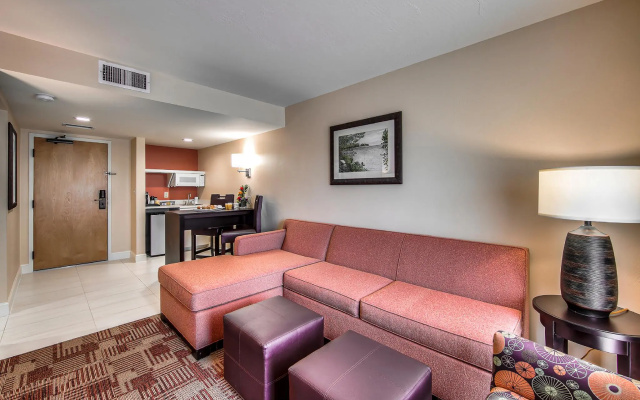 Deluxe Suite