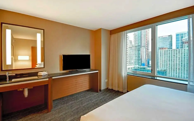 1 Bedroom Hearing Accessible Double Suite