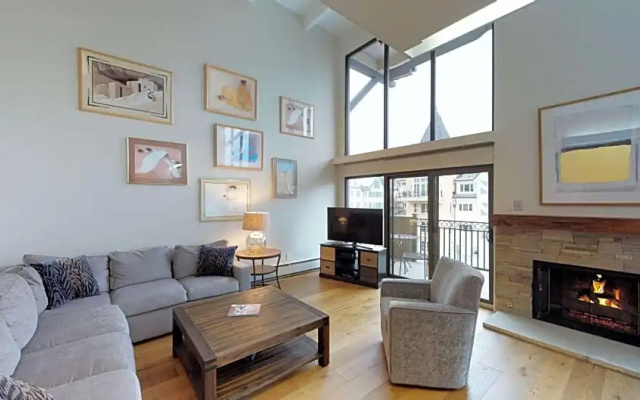 4 Bedrooms Apartment