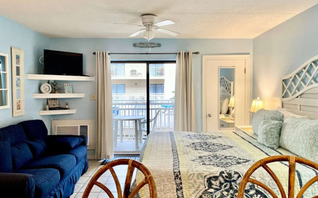 Double Studio with pool view