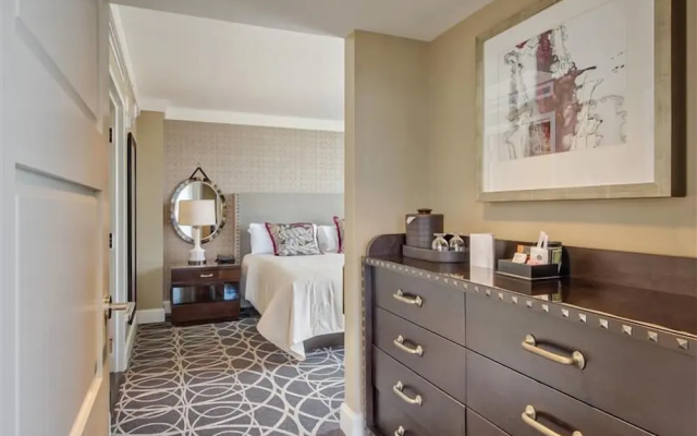 Executive Corner Double Suite