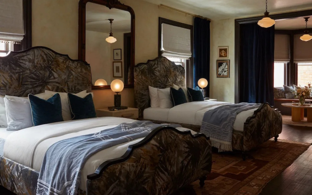 Premier room
