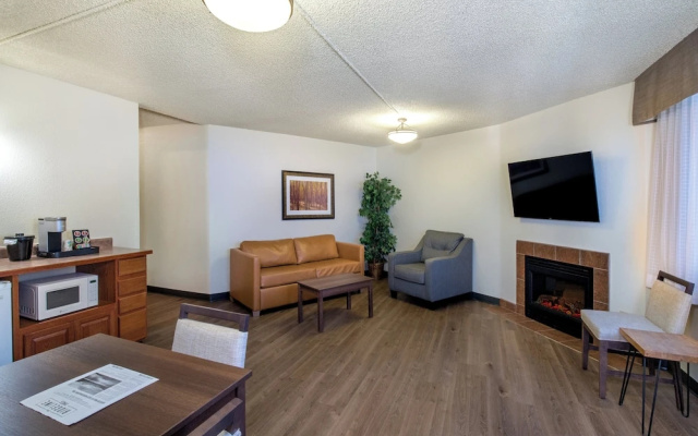 1 Bedroom Suite with mountain view