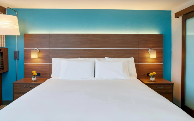 Standard Double room with partial ocean view