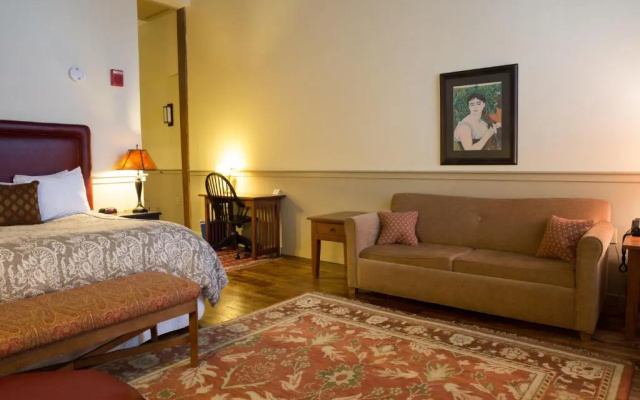 Deluxe Suite