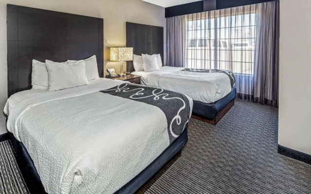 Sextuple Suite