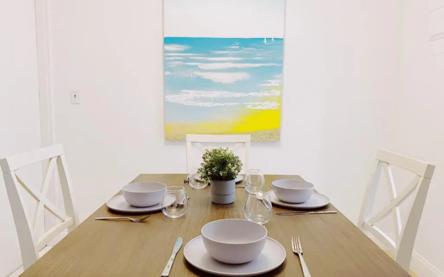 Deluxe Apartment