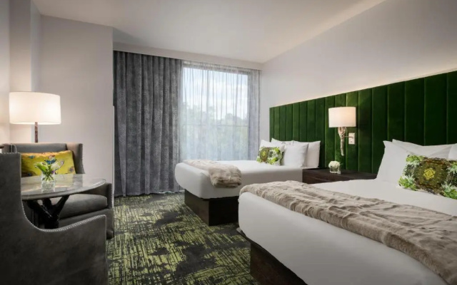 Standard Double room with city view