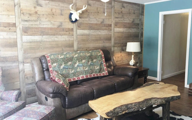 2 Bedrooms Suite with mountain view