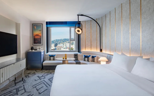 Superior Double room with city view