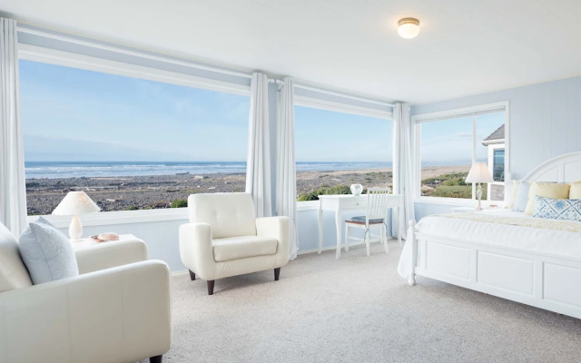 3 Bedrooms Standard room with partial ocean view