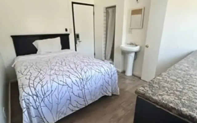 Economy room
