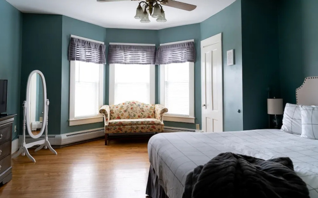 Standard Suite with sunrise view