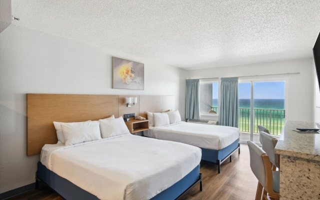 Classic Quadruple room beachfront