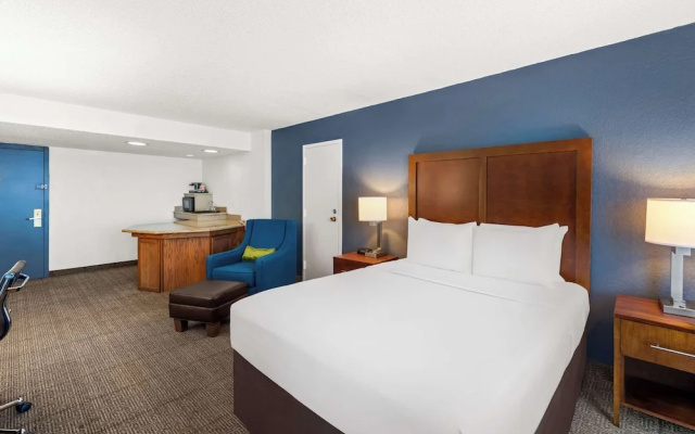 Quadruple Family Suite