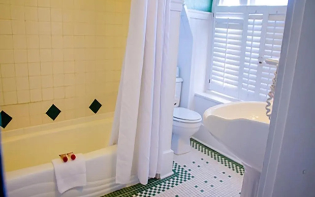 Deluxe Double Suite