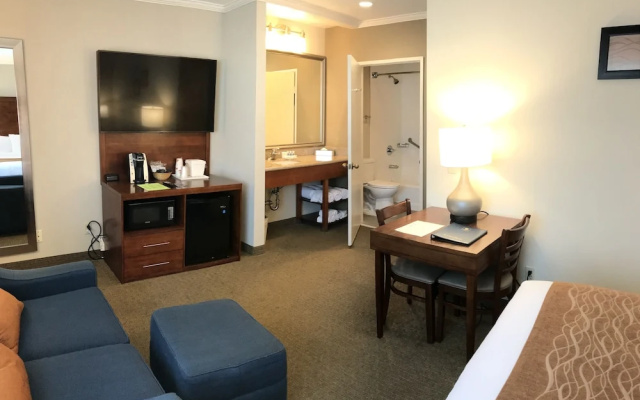 Deluxe Suite
