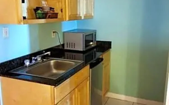 Deluxe Studio