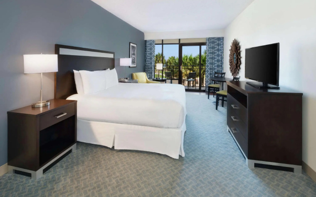 Double room with partial ocean view