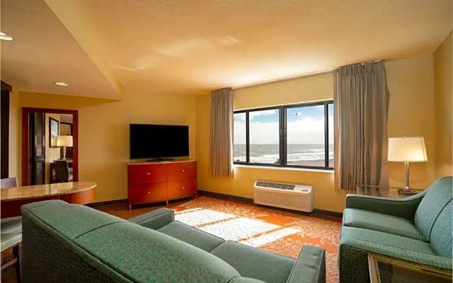 1 Bedroom Double Family Suite with pool view