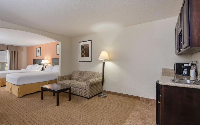 1 Bedroom Quadruple Suite