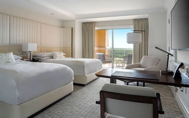 Quadruple room with Lakefront view and Pool view