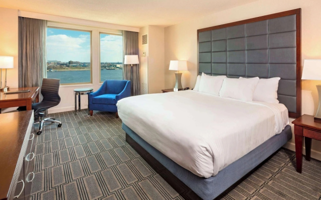 Standard room with waterfront view