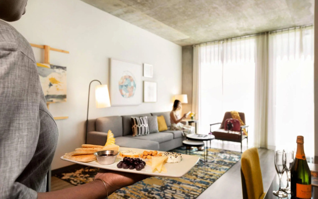 2 Bedrooms Suite with balcony and with pool view