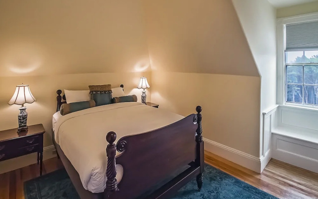Economy room