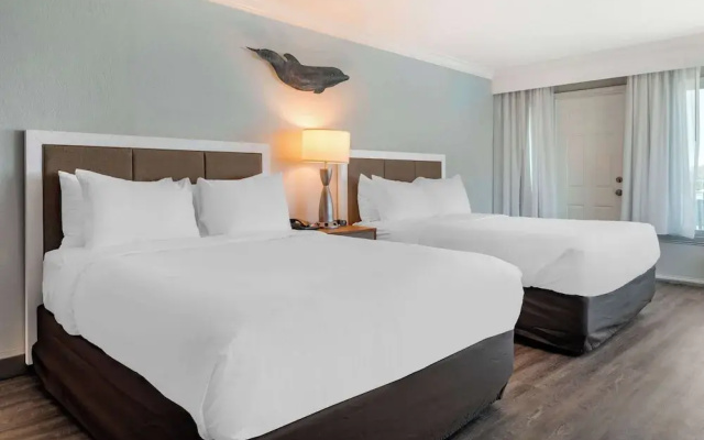 Standard Double room with balcony and with partial ocean view