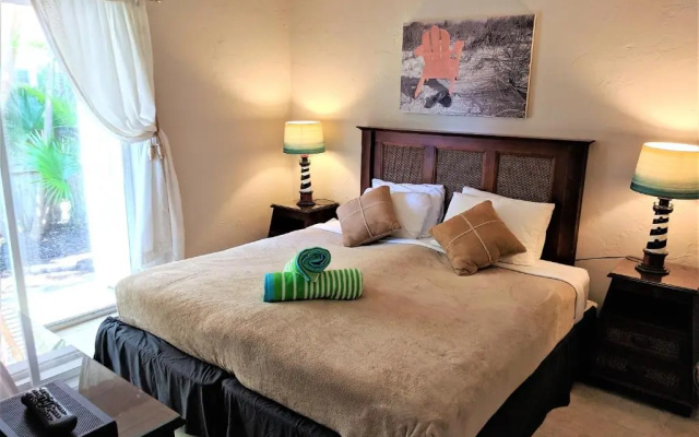 2 Bedrooms Villa