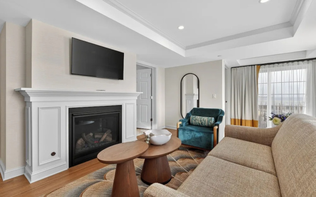 1 Bedroom Double Suite with water view
