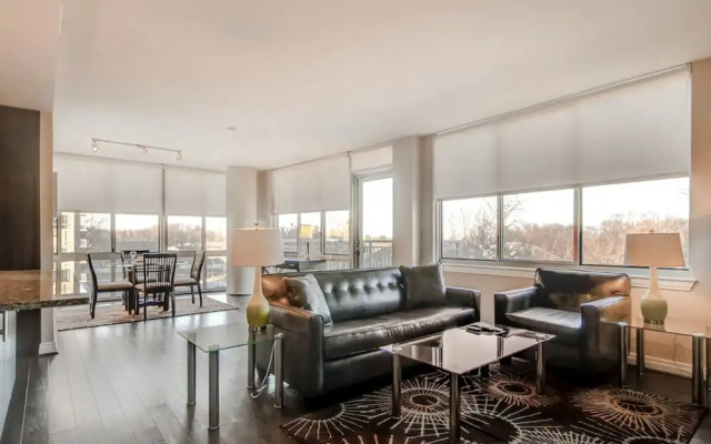 2 Bedrooms Luxury Apartment