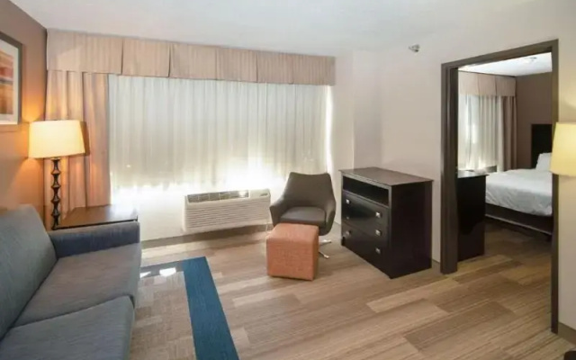 1 Bedroom Quadruple Suite
