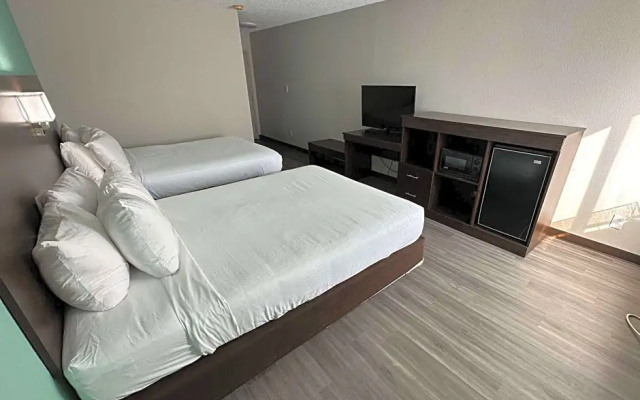 Presidential Sextuple Suite