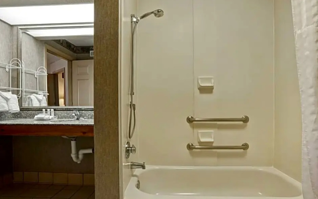 2 Bedrooms Quadruple Suite