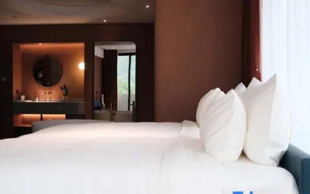 Standard Twin room with balcony