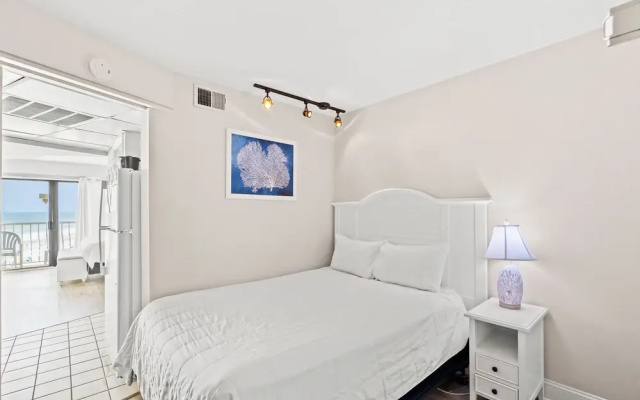1 Bedroom Standard room with balcony and oceanfront