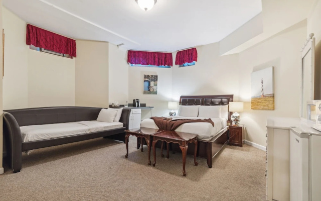 2 Bedrooms Standard Triple Family room