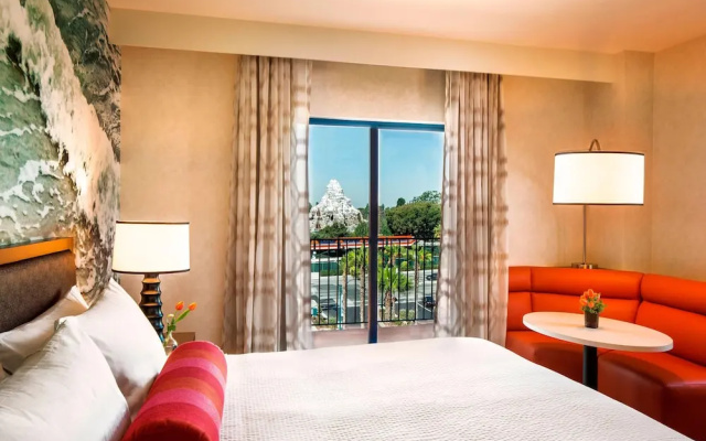 Double Guest room with balcony and with Resort view