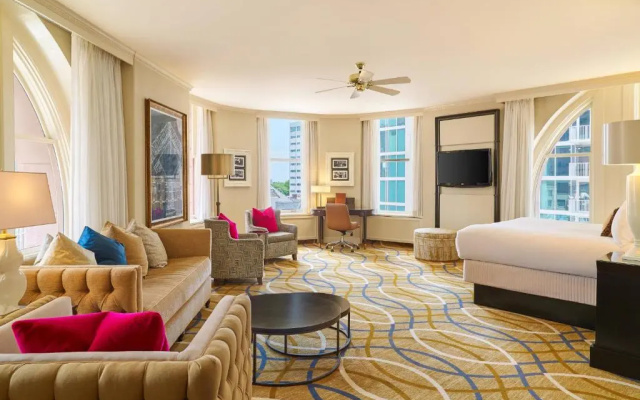 Deluxe Double room with city view